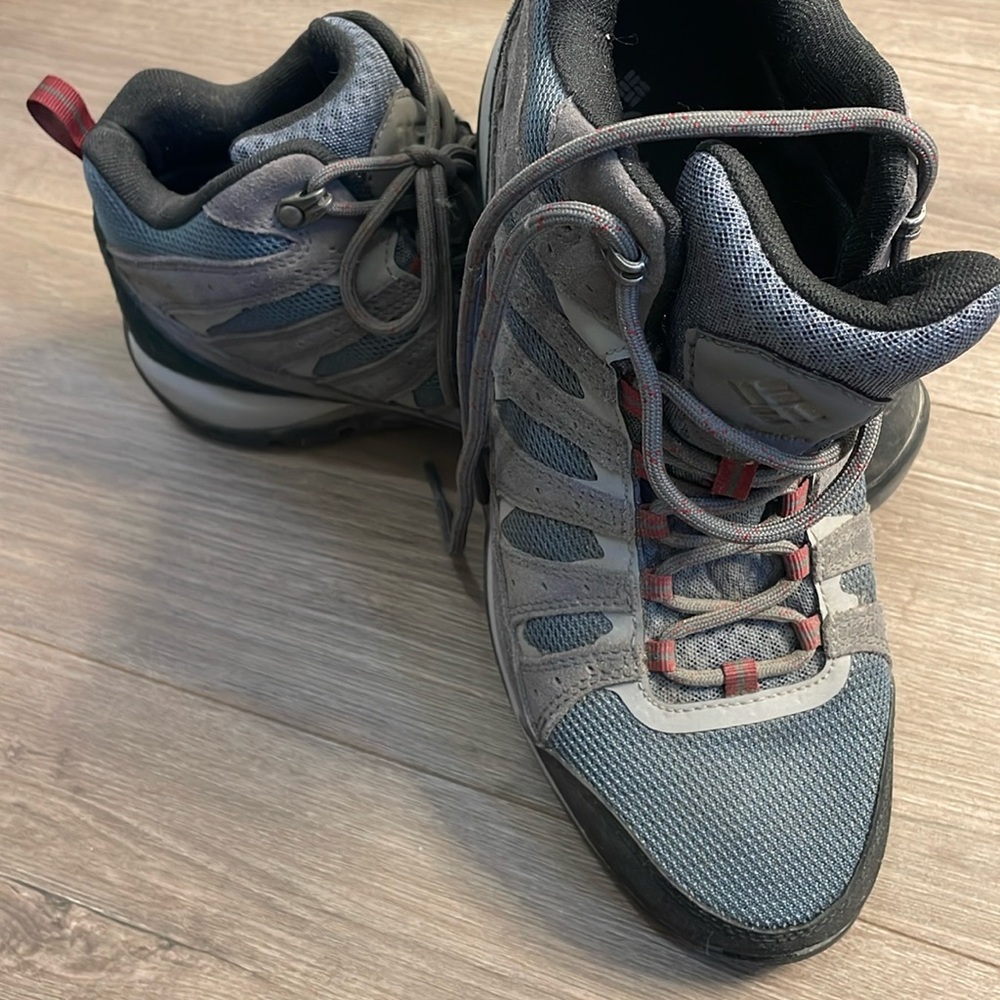 Men’s- Columbia High Tops, hikers. Used once.